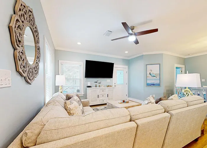Brand-new With Covered Patio Ac W&d & Pool Access - Near Holiday home