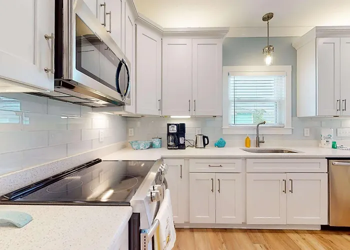 Brand-new With Covered Patio Ac W&d & Pool Access - Near Holiday home Gulf Shores