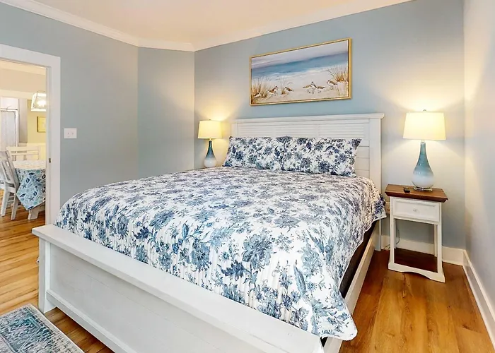 Holiday home Brand-new With Covered Patio Ac W&d & Pool Access - Near *